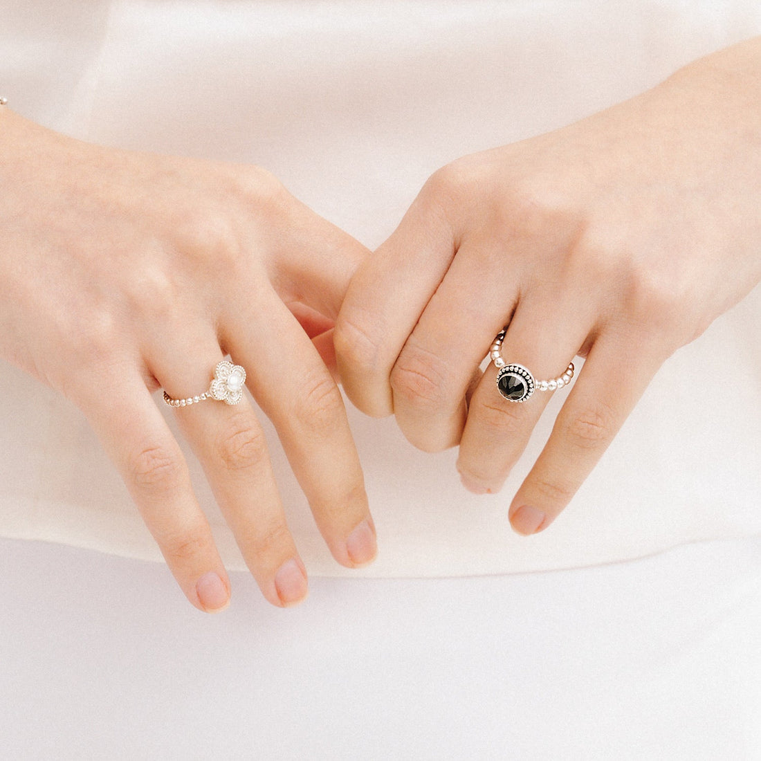 Ring KAT with black spinel