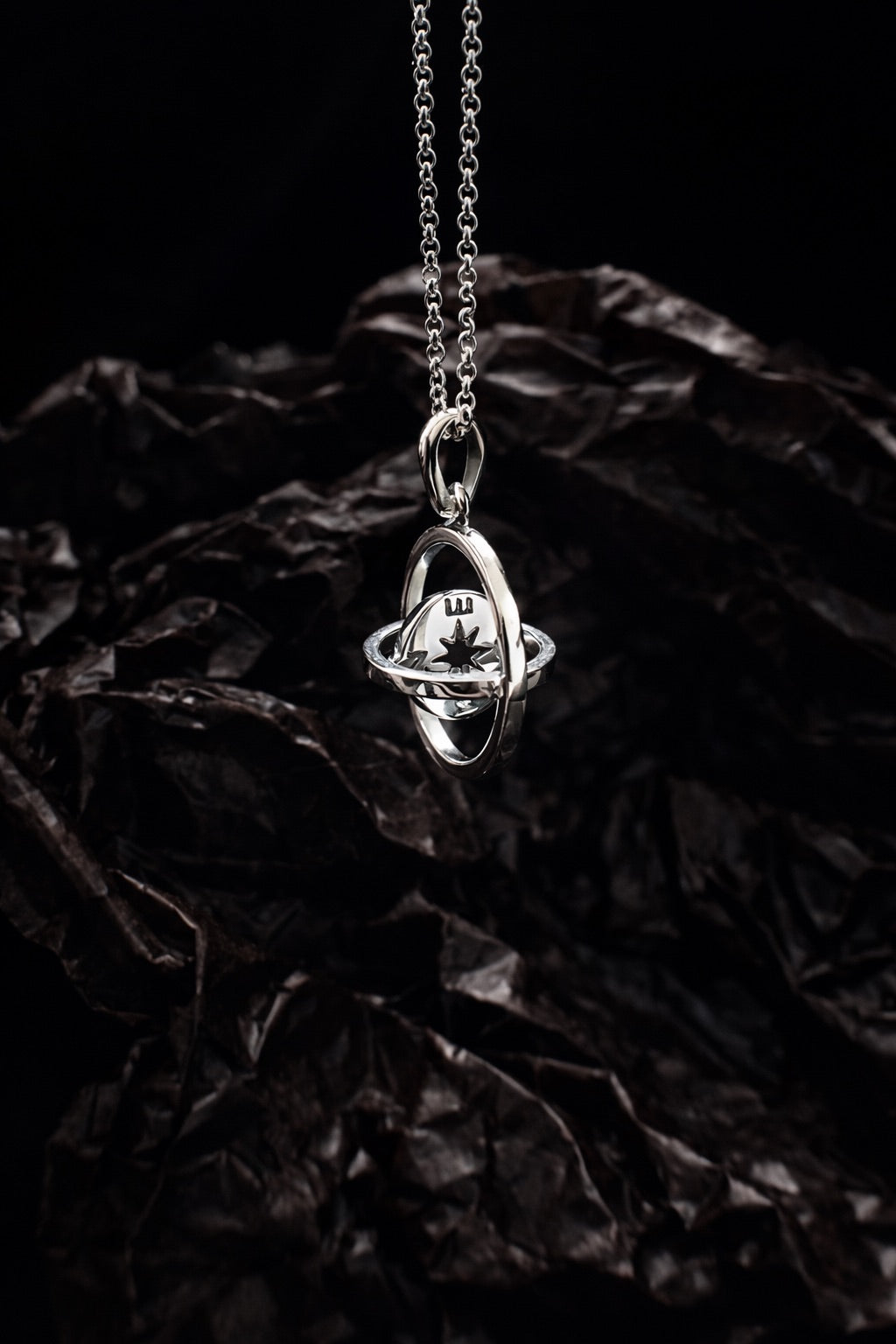 Necklace THE COMPASS Silver