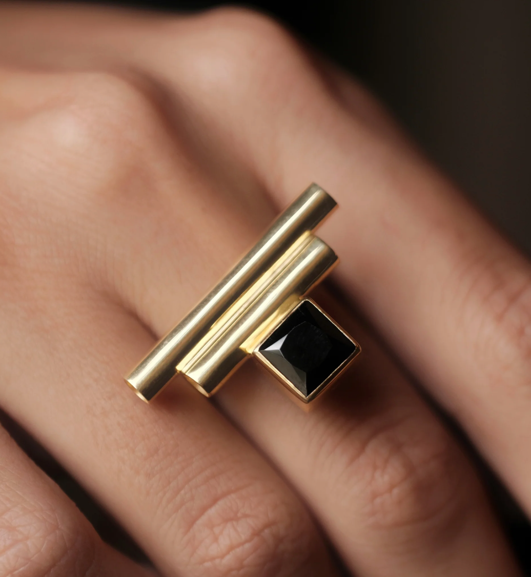 Ring MARU BLACK SPINEL Goldplated